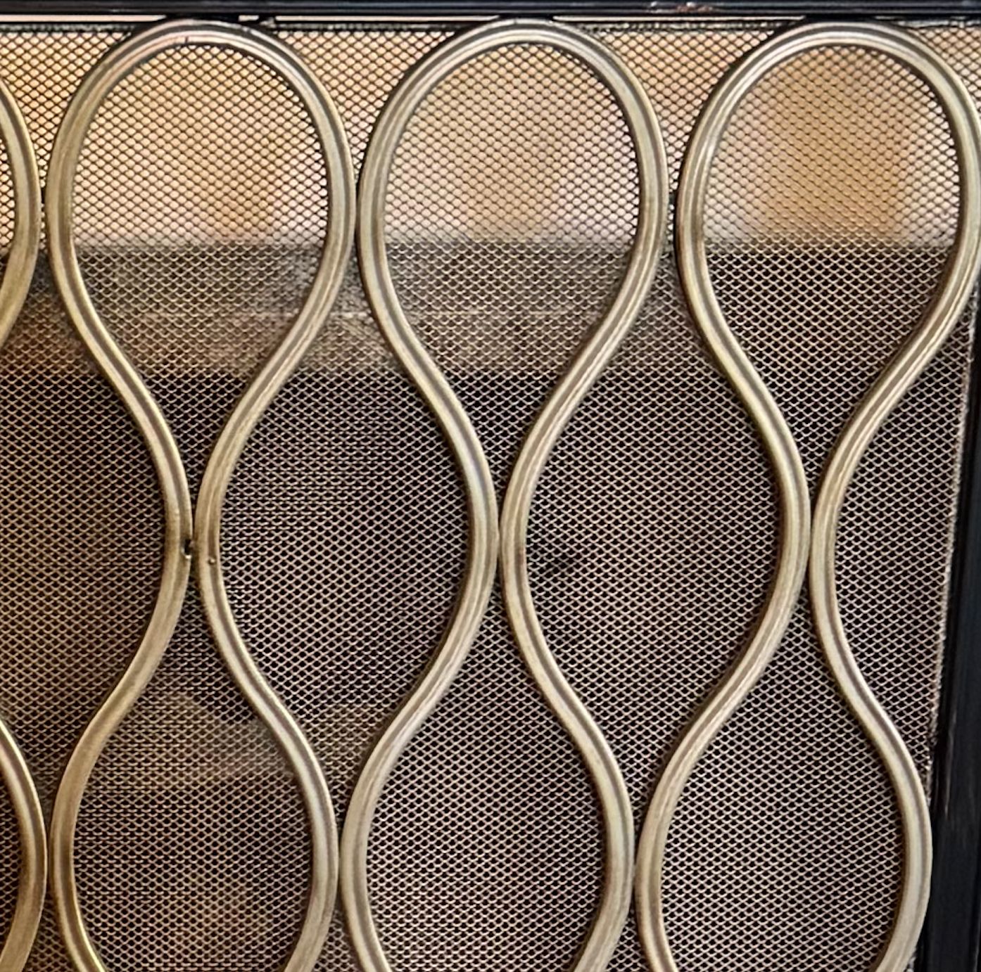 Mesh Fire Screen Mystic Gold with Vintage Finish