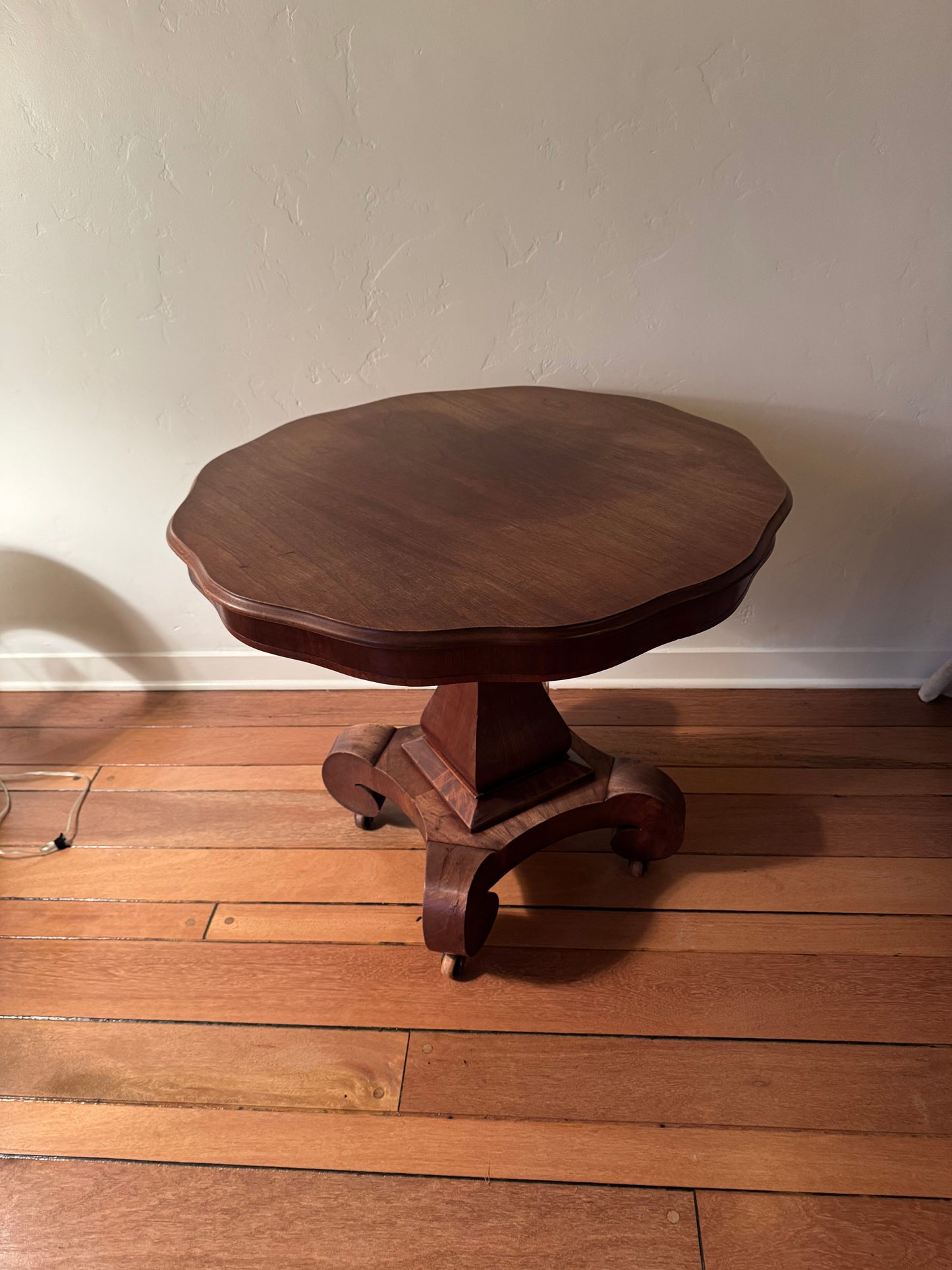 Scalloped Edge Pedestal Table