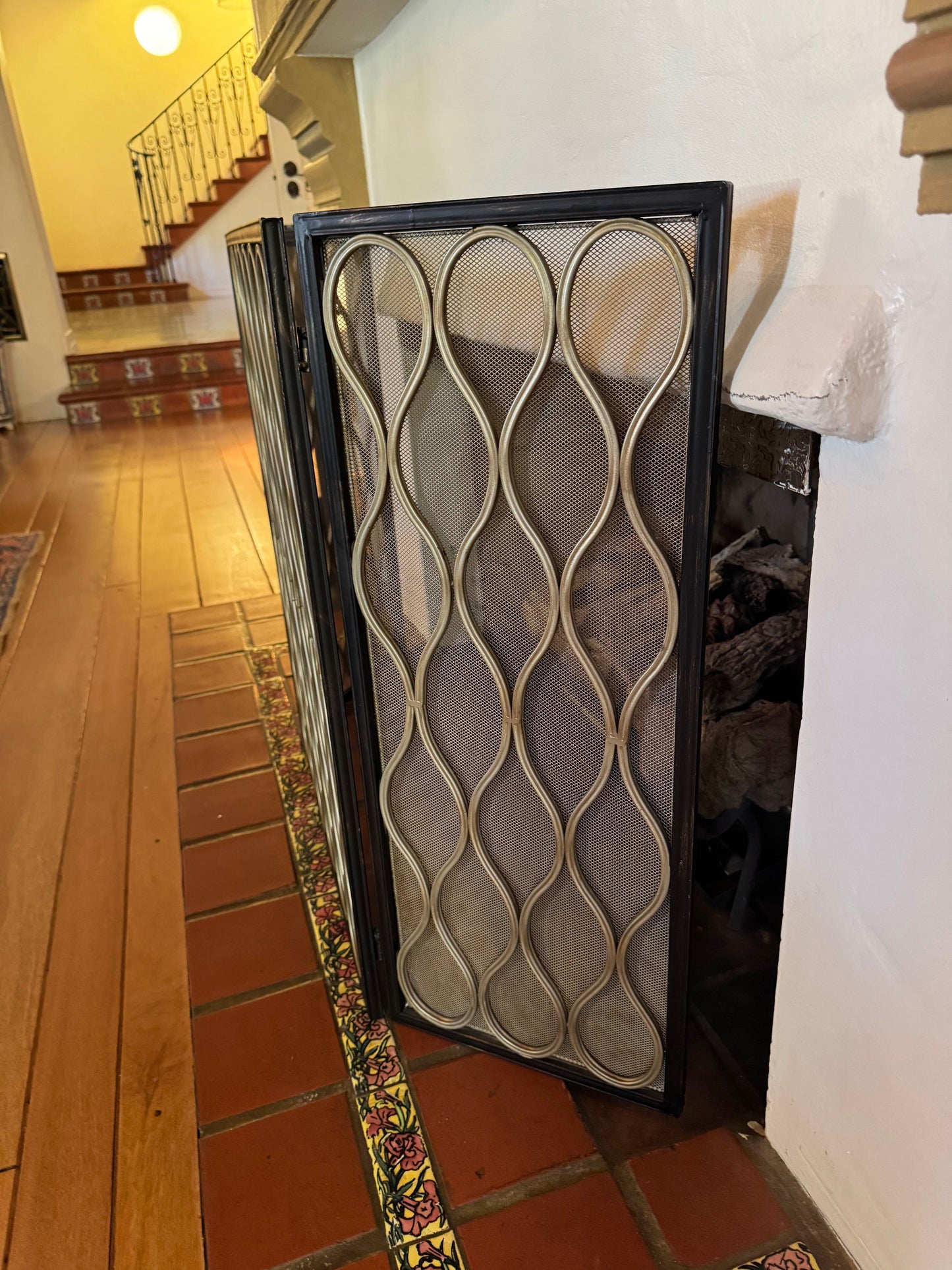 Mesh Fire Screen Mystic Gold with Vintage Finish