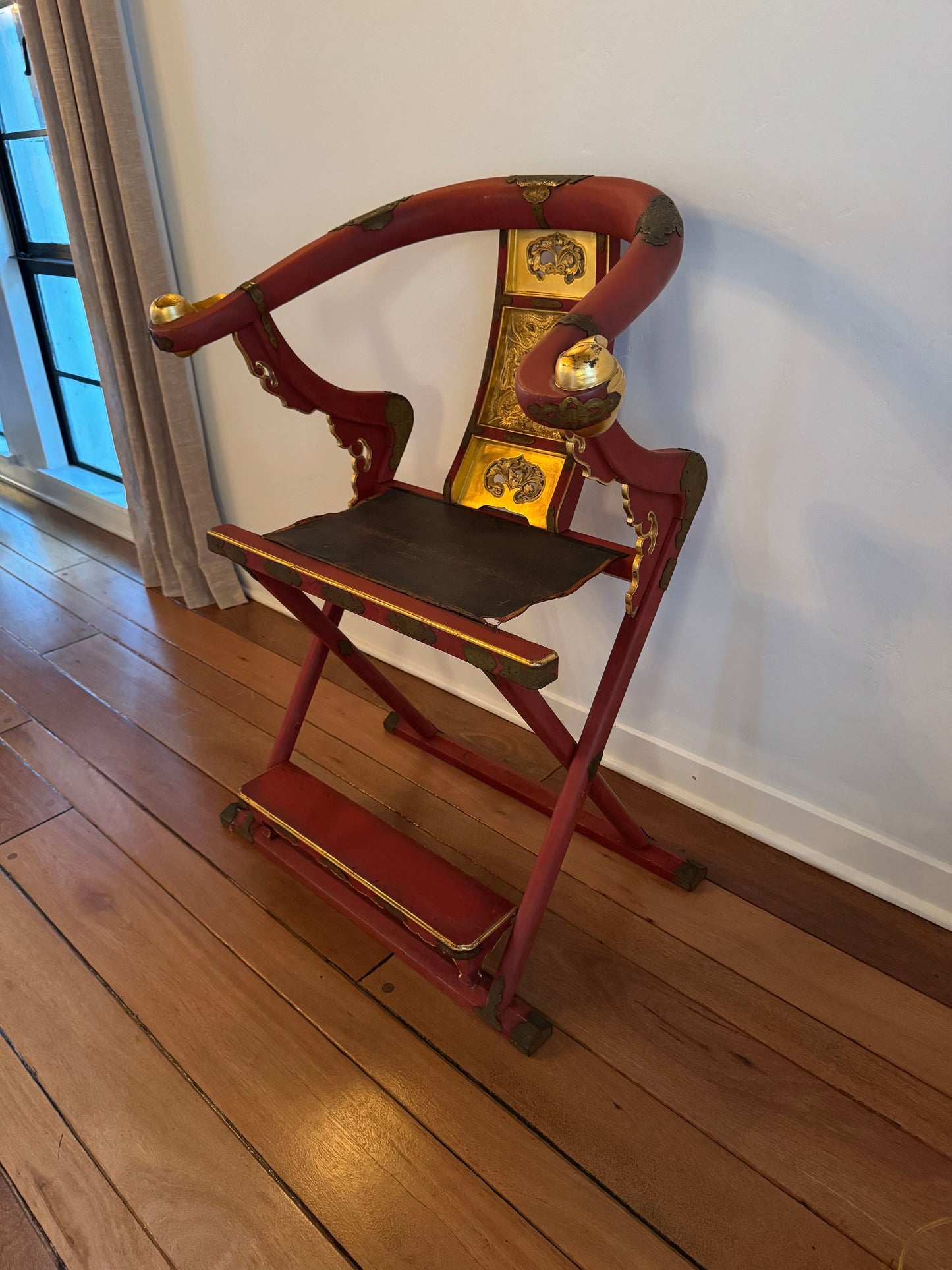 Japanese Horse Shoe Folding Chair