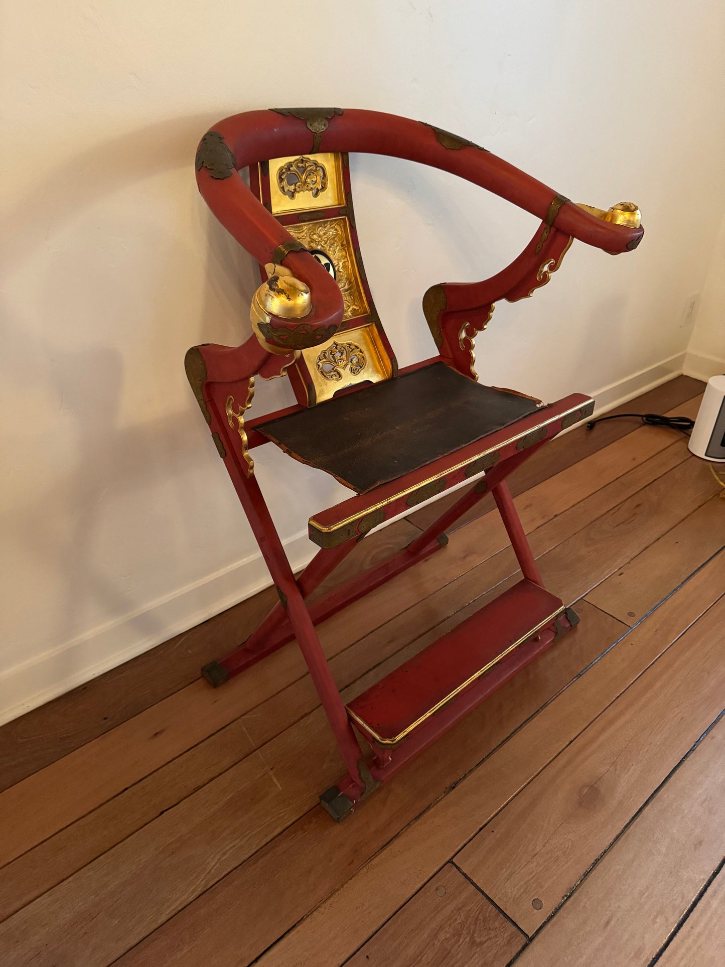 Japanese Horse Shoe Folding Chair