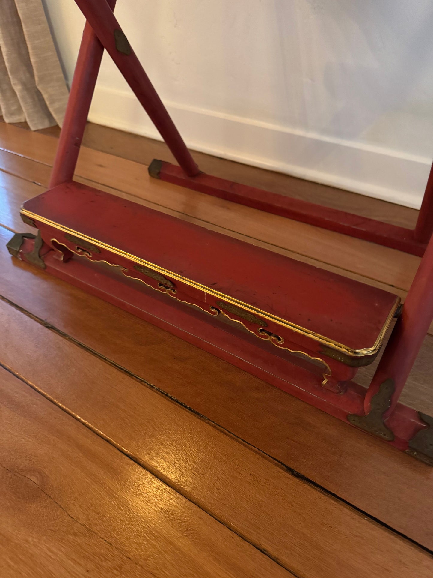 Japanese Horse Shoe Folding Chair