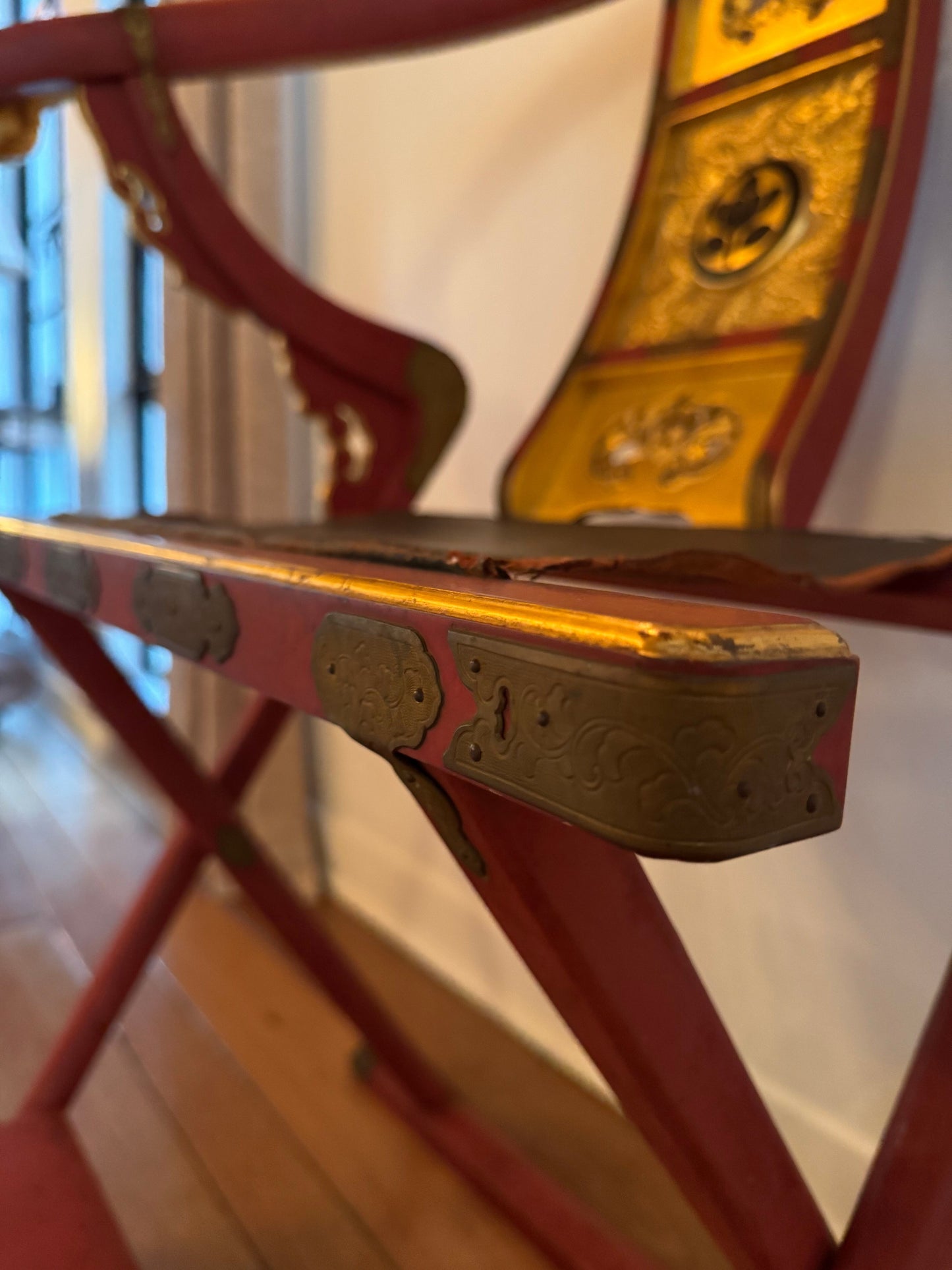 Japanese Horse Shoe Folding Chair