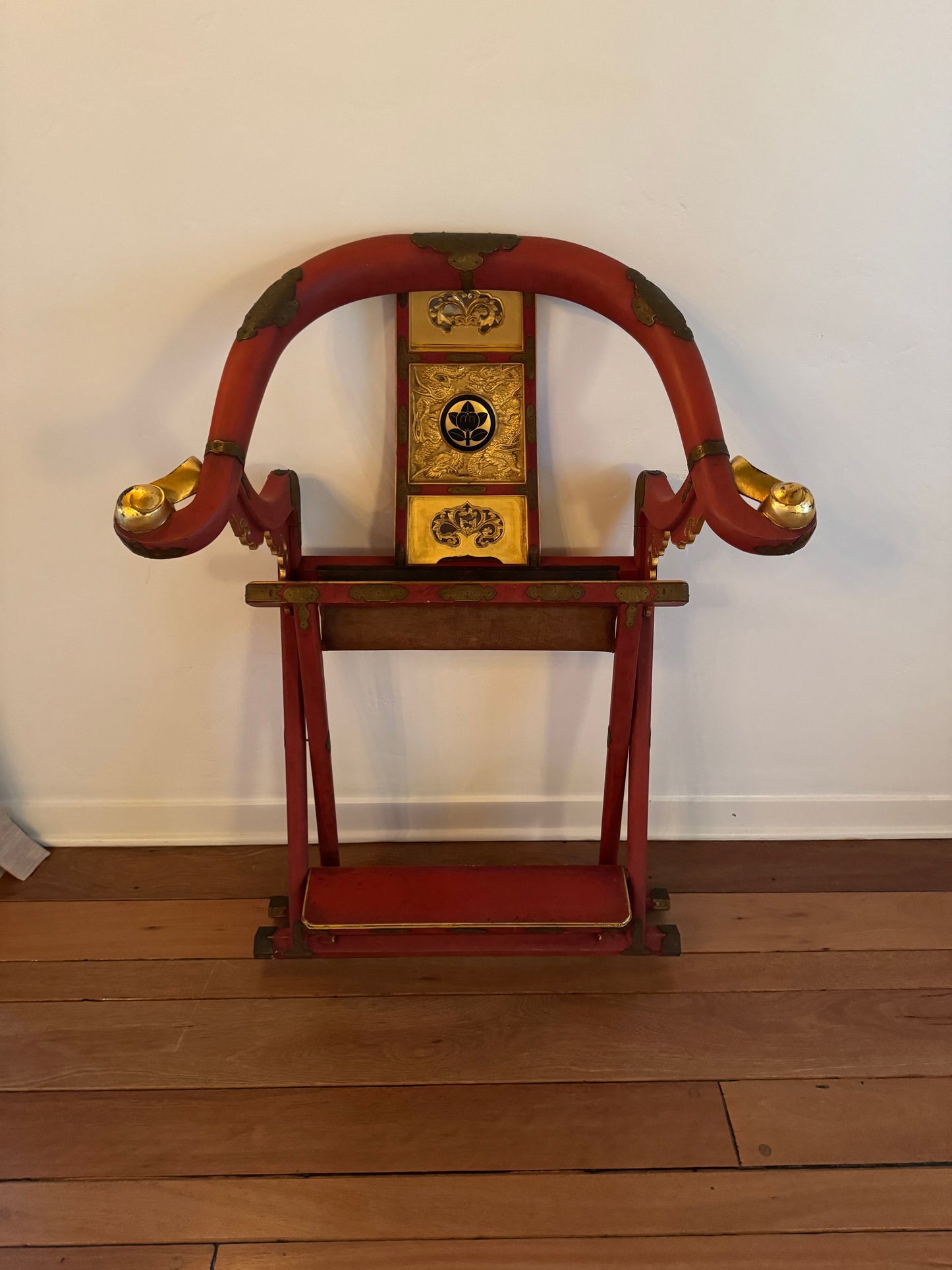 Japanese Horse Shoe Folding Chair