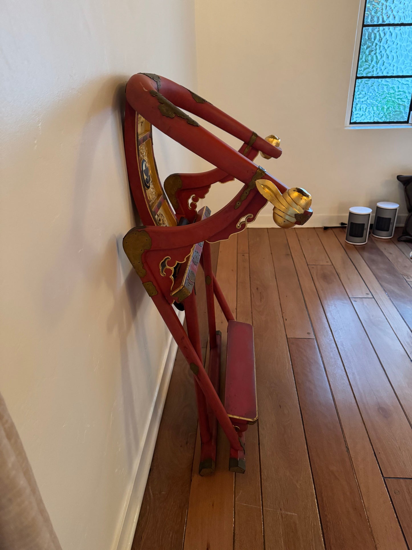 Japanese Horse Shoe Folding Chair