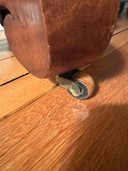 Scalloped Edge Pedestal Table