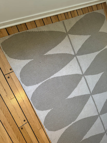 Solid Stem MCM Style Rug